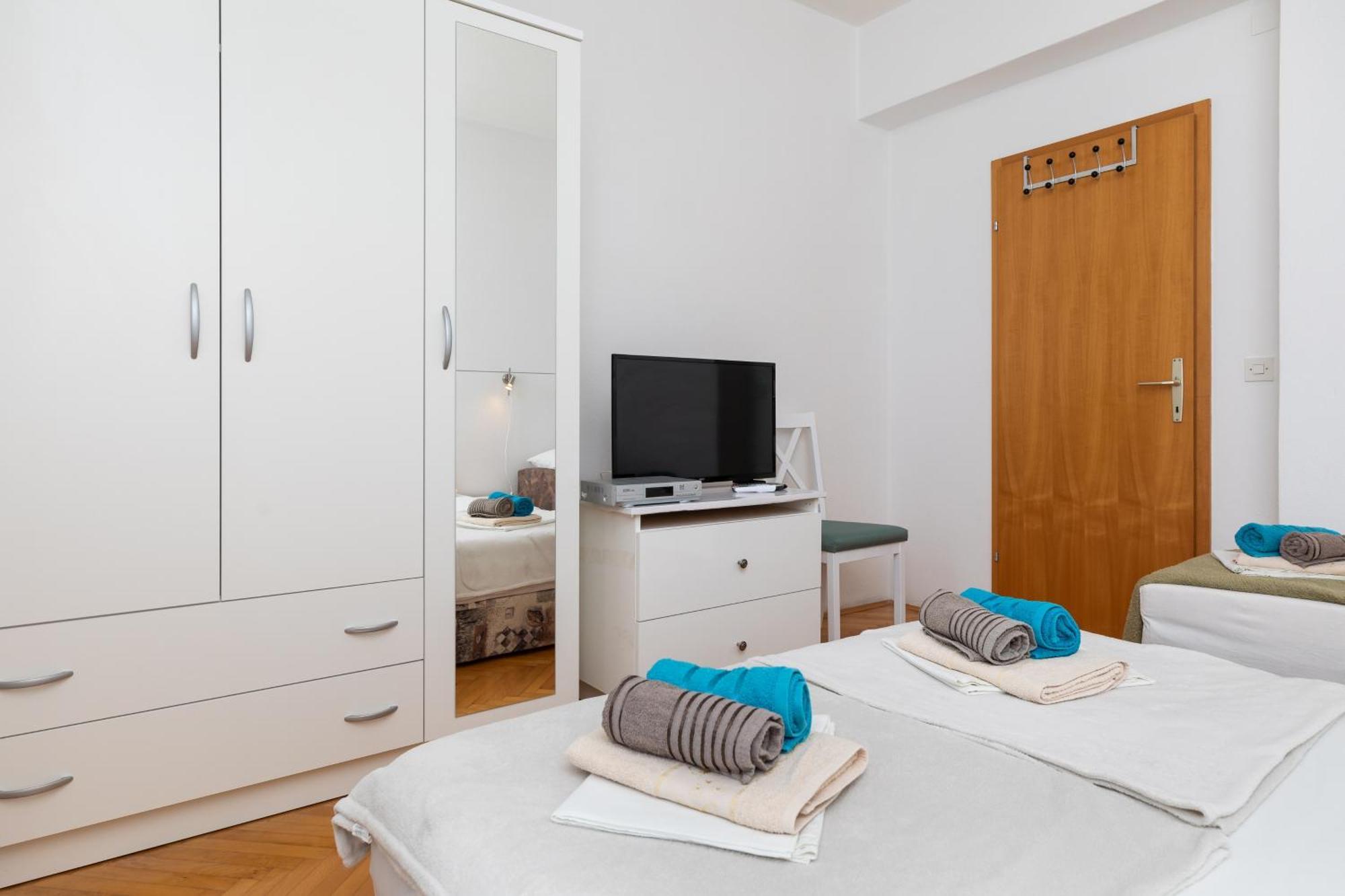 Apartments With A Parking Space Pisak, Omis - 5975 Kamer foto